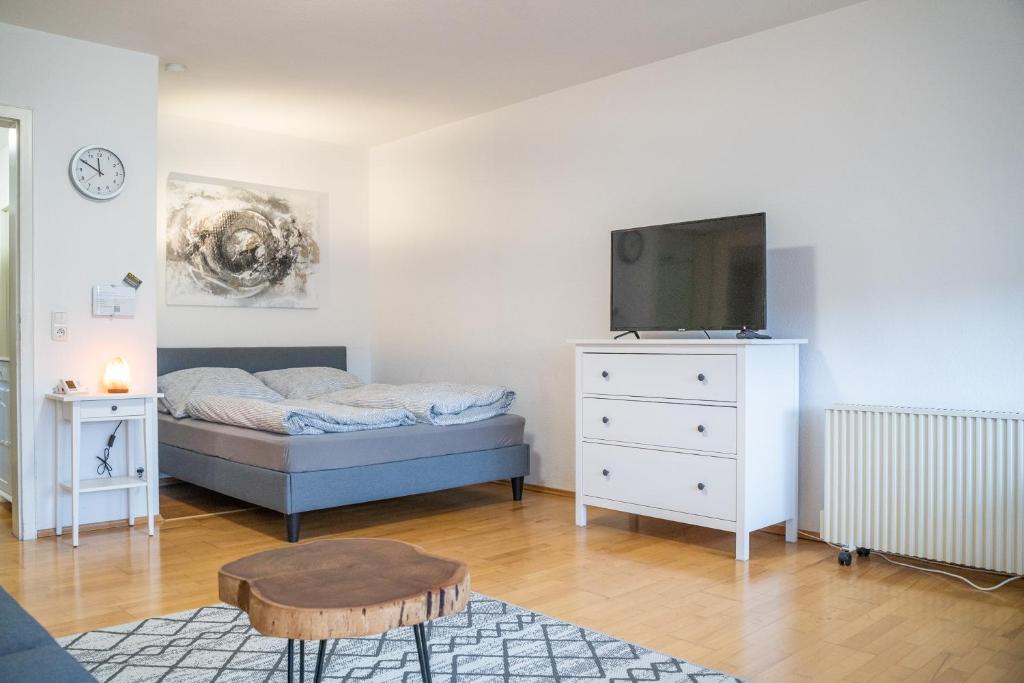 Appartements Apartment und WG-Doppelzimmer Sonnenhalde Otto-Erbe-Weg 9, 72070 Tübingen