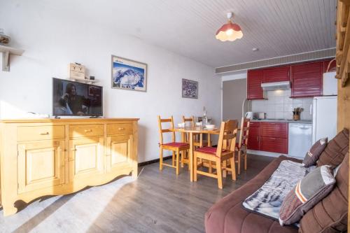 Appartement Apartment with balcony and beautiful view - Huez - Welkeys 1078 route de l'Alpe Huez