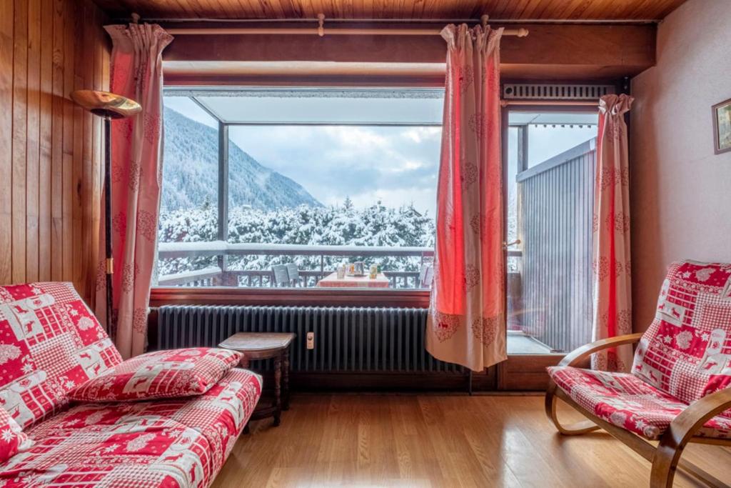 Appartement Apartment With Balcony Close To The Ski Slopes 22 Chemin les Vergniaux, 74400 Chamonix-Mont-Blanc