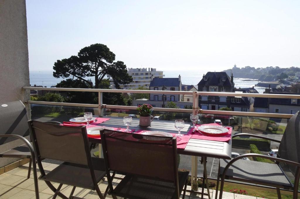 Appartement Apartment with sea view, St Quay Portrieux , 22410 Saint-Quay-Portrieux