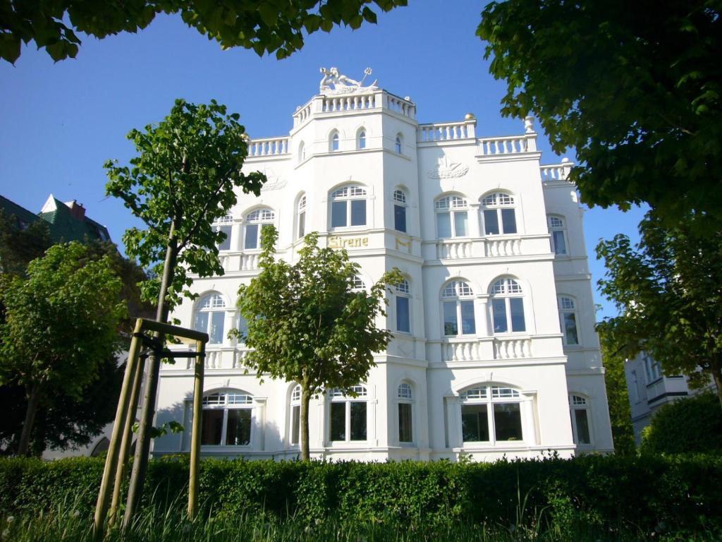 Appartements Apartments Villa Sirene Strandpromenade 11, 18609 Binz