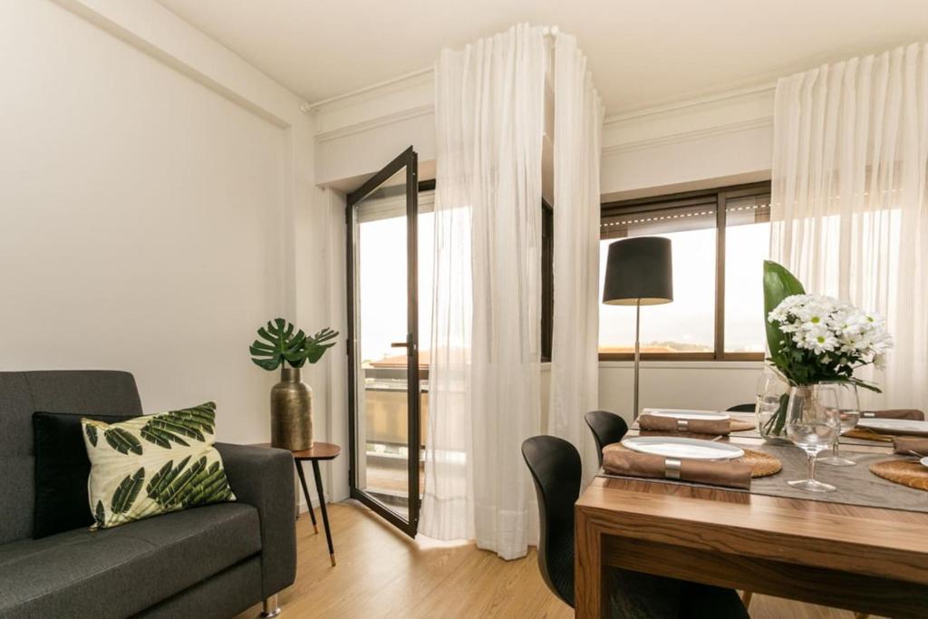 Appartement APOSENTUS - Elegant Functionality Porto Downtown Rua de Santa Catarina 1555, 5ª andar direito, 4000-458 Porto