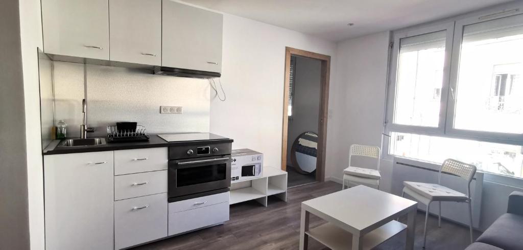 Appartement App 11 Mulhouse centre , 4 personnes 107 Avenue de Colmar, 68200 Mulhouse