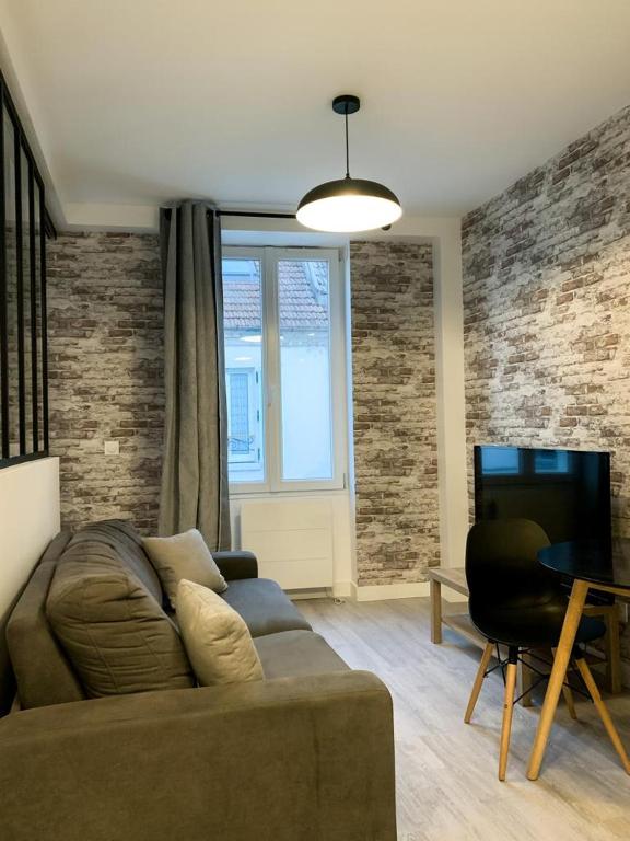 Appartement APP202 Proche Disneyland Lagny sur Marne 10 Rue du Chemin de Fer, 77400 Lagny-sur-Marne