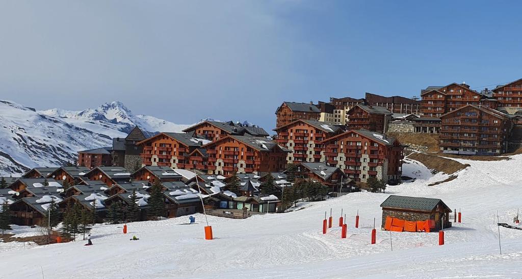 Appartement Appart 3 pièces pour 5 à 7 personnes ski au pieds dans résidence avec Piscine 1671 Route de Reberty, 73440 Les Menuires