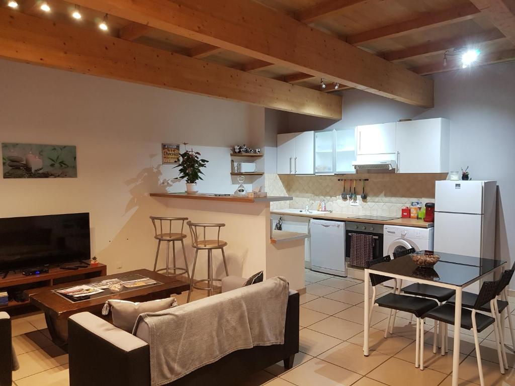 Appartement Appart B tout confort, climatisé sur Coursan Avenue de L Hérault, 11110 Coursan