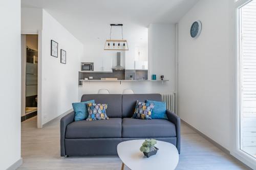 Appart entier avec 1 chambre, 4 personnes max+ internet(FIBRE) / Entire Flat with 1 bedroom, for 4 people max + internet (FIBER OPTIC) Marseille france