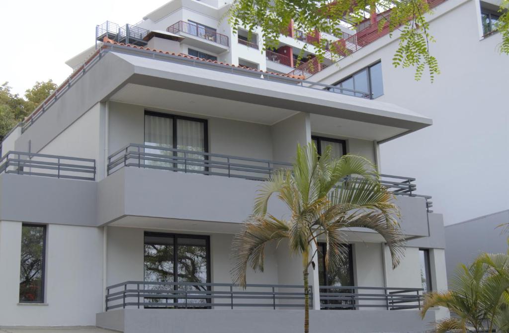 Apartamentos Turísticos Vitoria by Petit Hotels Estrada Monumental 286, 9004-100 Funchal