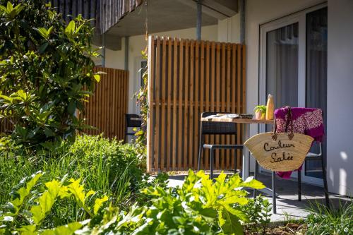 ATHOME RESIDENCE ET SPA