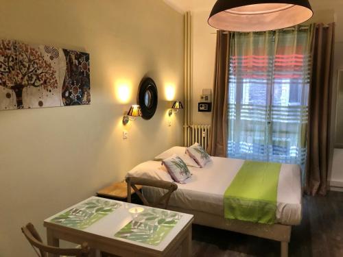 AZUR CITY HOTEL