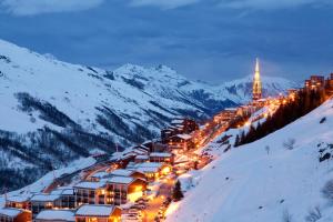 Appart'hôtel Azureva Les Menuires Place des Bouquetins 74440 Les Menuires Rhône-Alpes