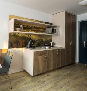 Boarding & HOUSE T24