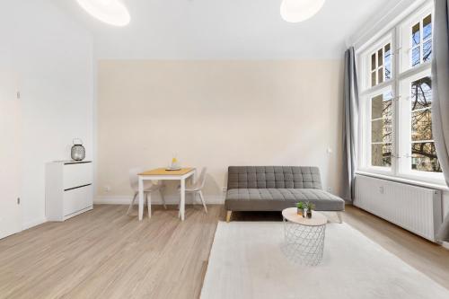 Boardinghouse by Sunton Frankfurter Allee