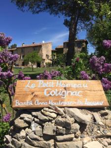 Appart'hôtel Domaine Le Petit Hameau chemin condamine longue 83570 Cotignac Provence-Alpes-Côte d\'Azur