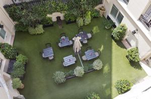 Elysees Apartments