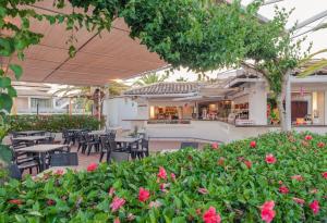 Golden Club Cabanas