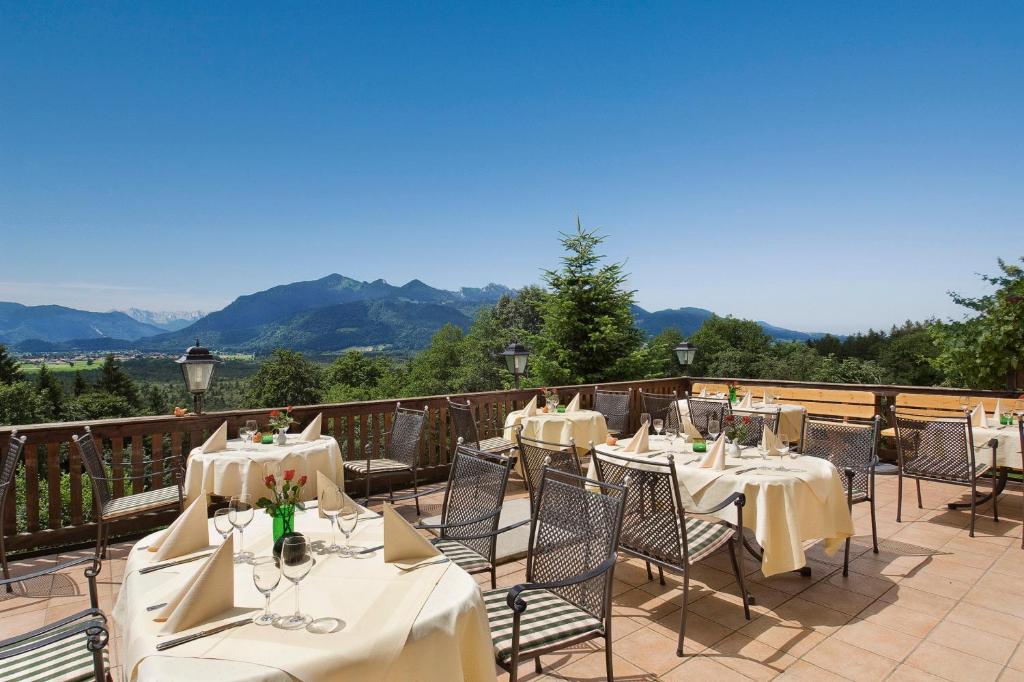 Hotel Restaurant Ferienwohnungen ALPENHOF Westerbuchberg 99, 83236 Übersee