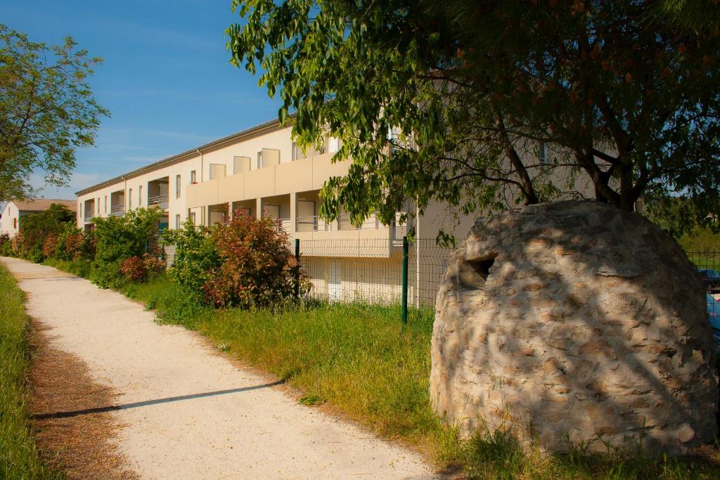 Appart'hôtel La Résidence Des Oliviers 650 Chemin De Bourdilhan 30200 Bagnols-sur-Cèze