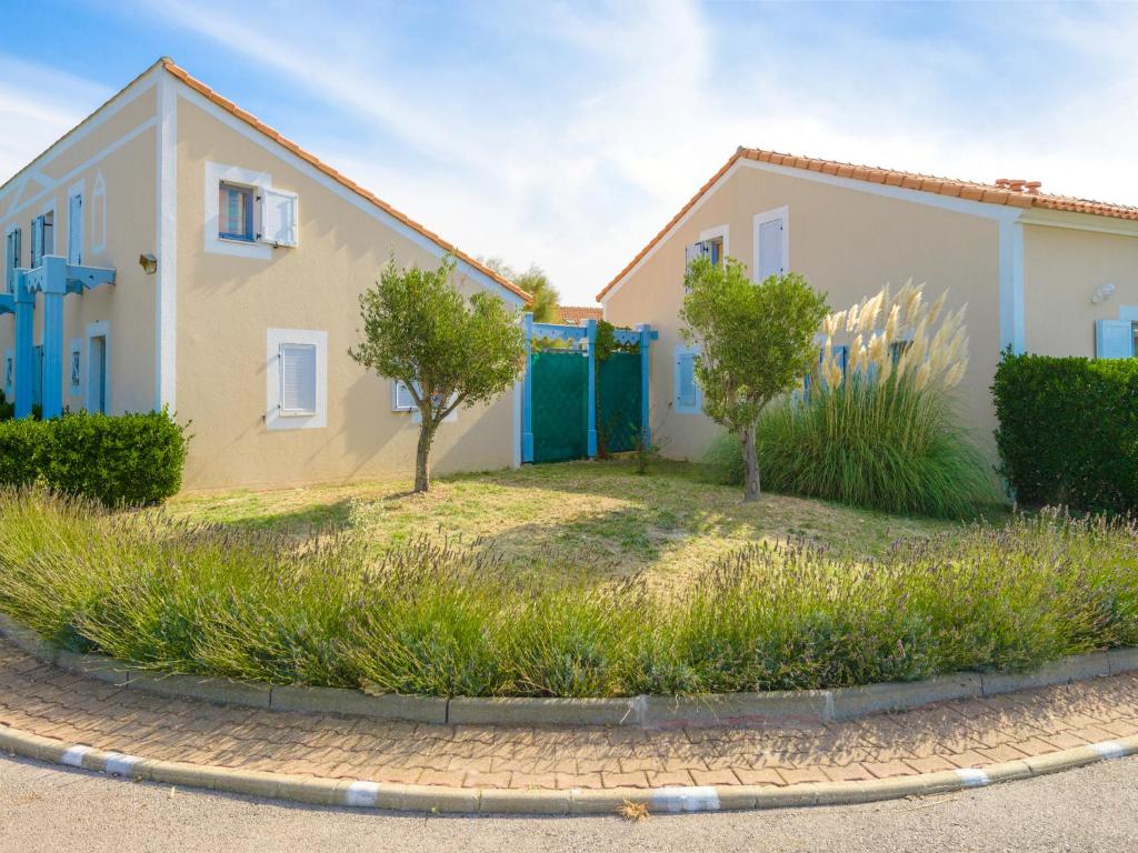 Appart'hôtel Lagrange Vacances Le Scarlett et Les Soleillades 334 Avenue Des Jockeys 34250 Palavas-les-Flots