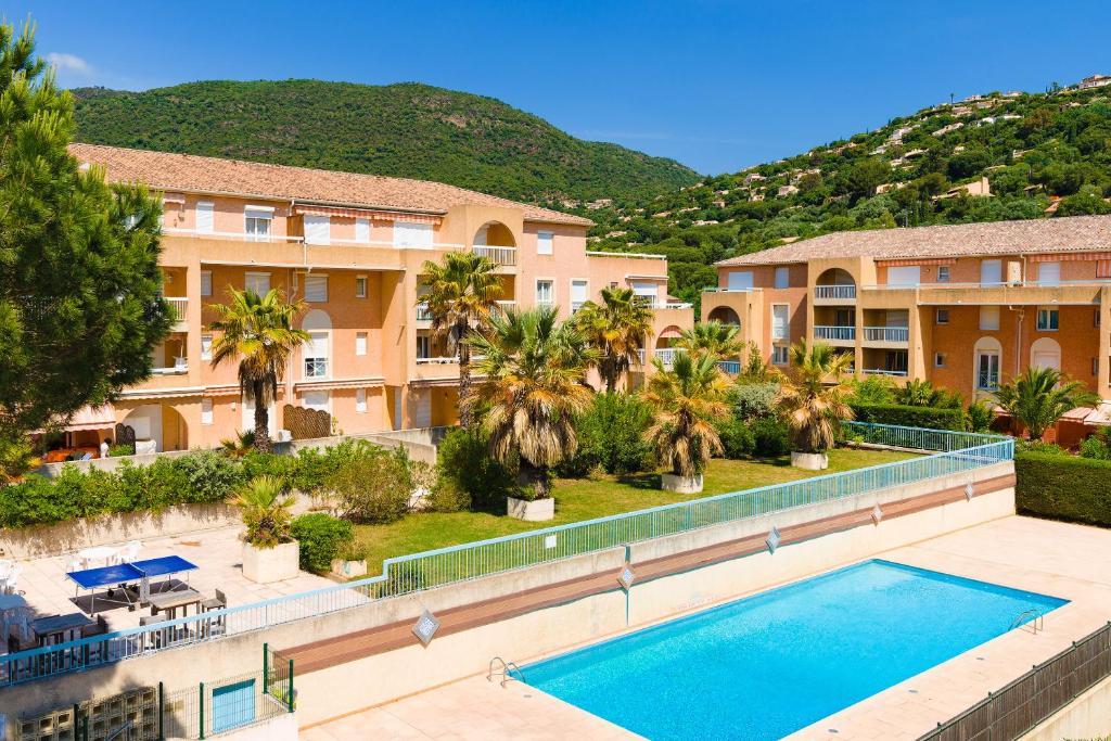 Appart'hôtel Lagrange Vacances Villa Barbara 216 Avenue De La Castillane 83240 Cavalaire-sur-Mer