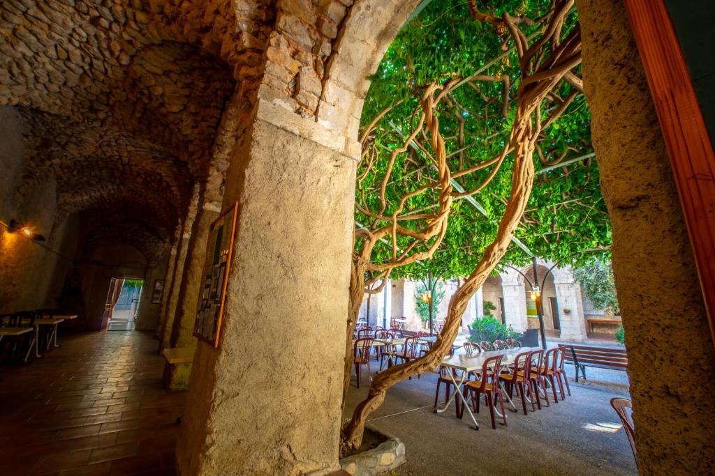 Le Cloître des Dominicains Rue de la Cour du Roi Dauphin, 26170 Buis-les-Baronnies