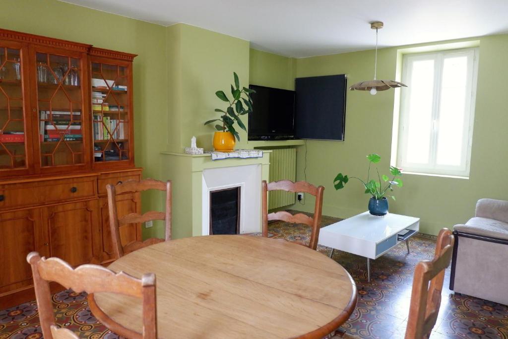 LODGES EN PIERRES DOREES 69210 Saint-Germain-Nuelles