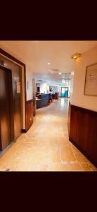 Luxurious FullySanitize Apartment with balcony, free parking in heart of Courbevoie, La Défense