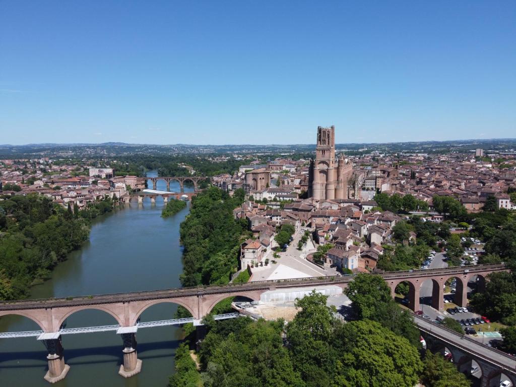 Appart'hôtel MANAVA-Les jardins de Monge 88 Rue Gaspard Monge 81000 Albi