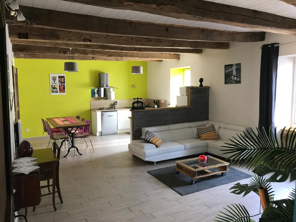 Manoir de Mathan - Chambre Junior Suite Triple PMR Résidentielle 14480 Crépon