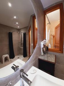 Manoir de Mathan - Chambre Junior Suite Triple PMR Résidentielle
