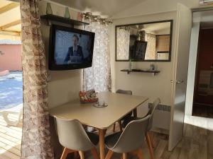 Appart'hôtel Mobilhome almira Camping mar estang voie des Flamants Roses 66140 Canet-en-Roussillon Languedoc-Roussillon