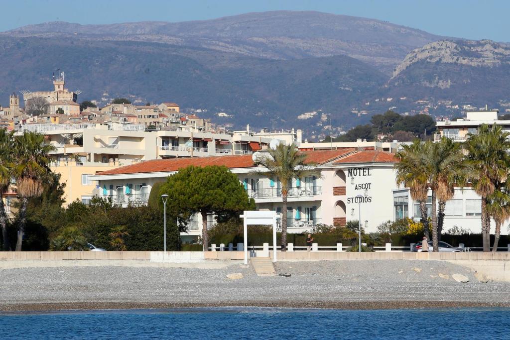 Appart'hôtel MOTEL ASCOT - Hotel & Appartements 16 PROMENADE DE LA PLAGE 06800 Cagnes-sur-Mer