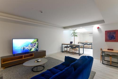 OSCAR living and business