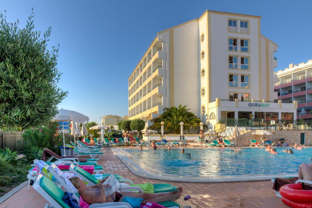 Ourabay Hotel Apartamento - Art & Holidays Rua Dunfermline, lote 10, Areias de São João, 8200-278 Albufeira