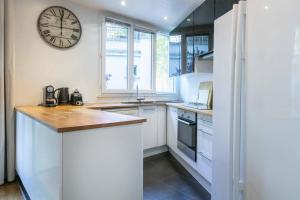 Paris City – Spacious 3 bedroom flat for families -3 minutes from metro station