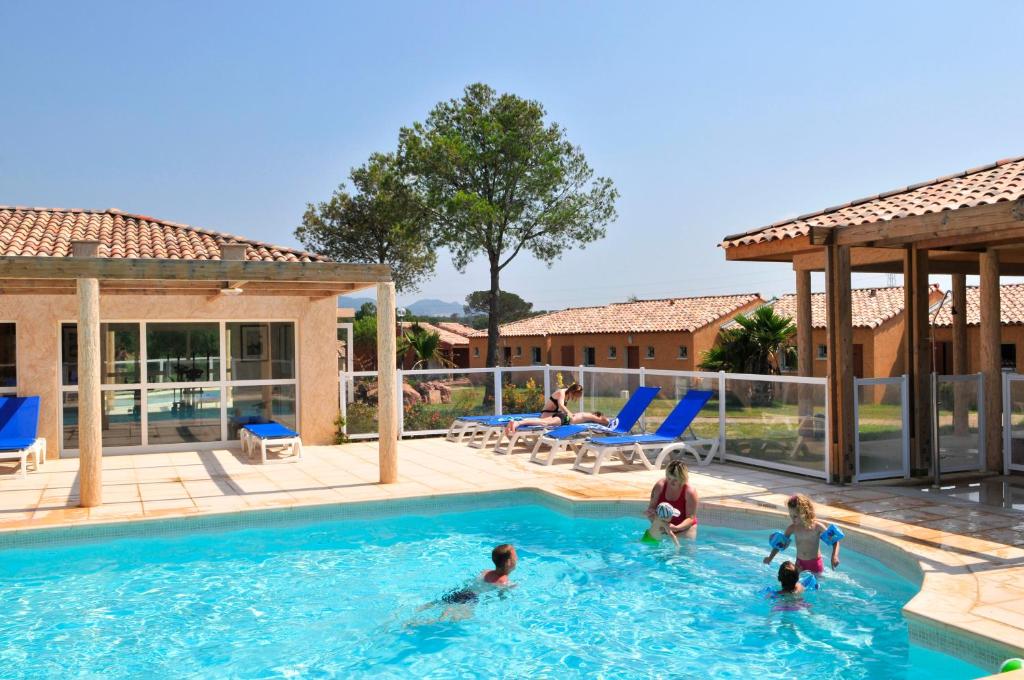 Appart'hôtel Résidence Goélia Le Village Azur 545 Bis Route De La Bouverie 83480 Puget-sur Argens