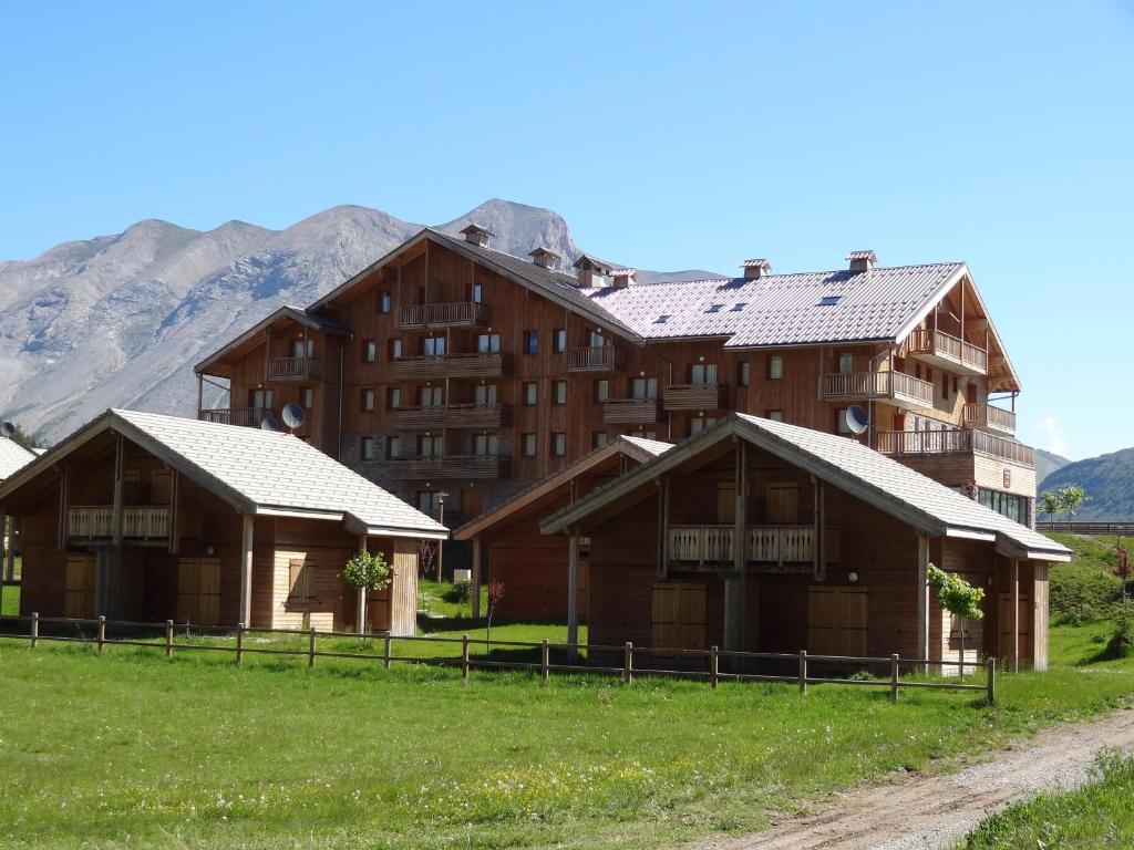 Residence Le Hameau du Puy by Actisource Le Hameau du Puy, station de ski Superdevoluy, 05250  Le Dévoluy