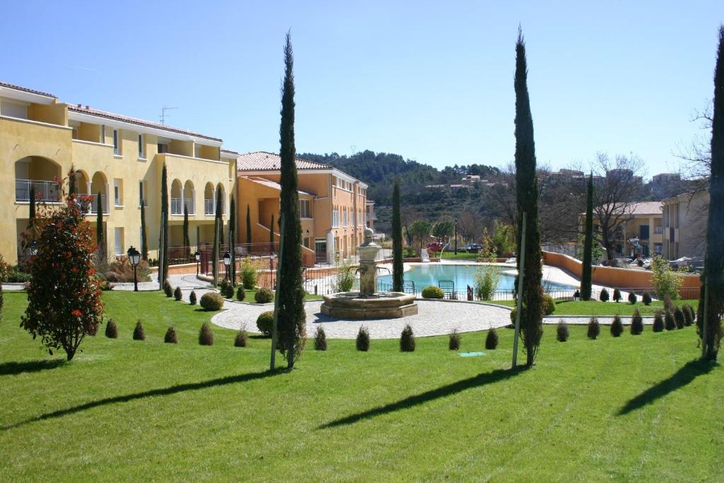 Résidence Odalys La Licorne de Haute Provence Les Riayes, 04800 Gréoux-les-Bains