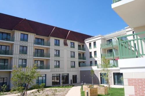 Résidence Services Seniors Domitys - Les Safrans