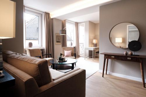 SAXX Apartments \