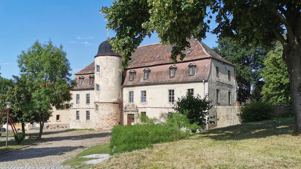 Schloss Gröbitz Marx-Engels-Platz, 06682 Gröbitz