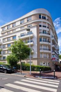 Appart'hôtel Séjours & Affaires Paris-Nanterre 50 rue des Vignes 92000 Nanterre Île-de-France