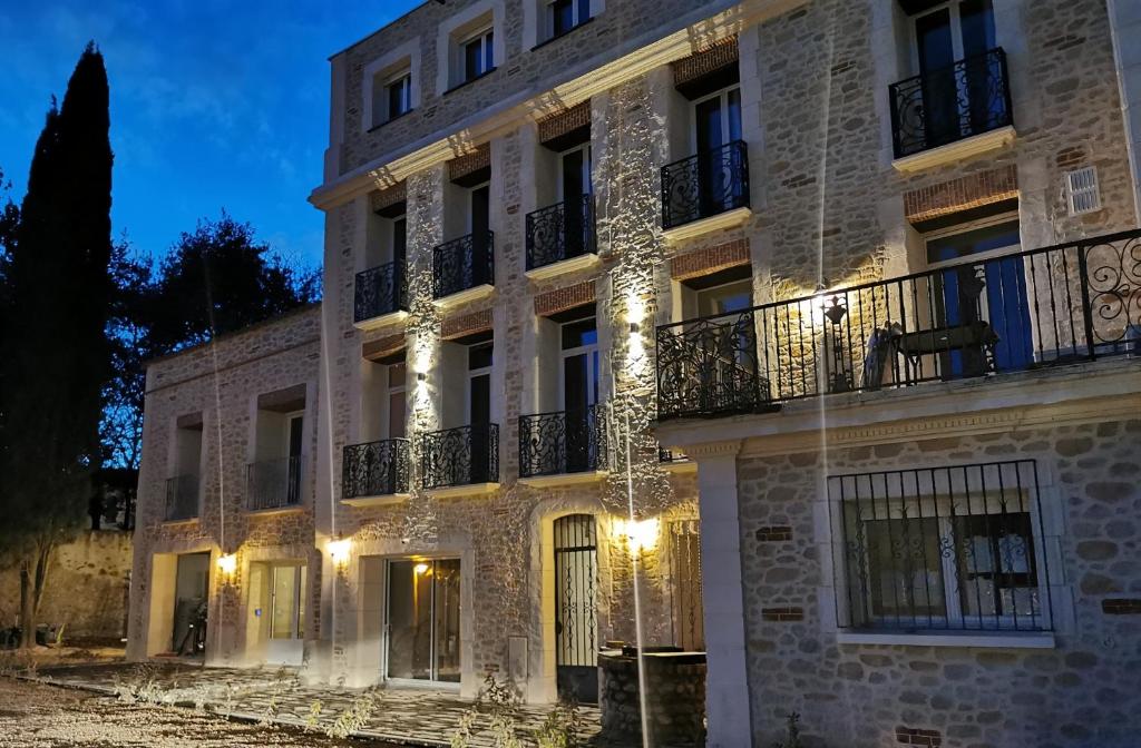 Appartements Appart Hotel Spa Perpignan 287 Avenue Maréchal Joffre, 66000 Perpignan