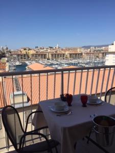 Appart'hôtel Suite privée du balcon du vieux port Marseille 30 Rue Neuve Sainte-Catherine 13007 Marseille Provence-Alpes-Côte d\'Azur