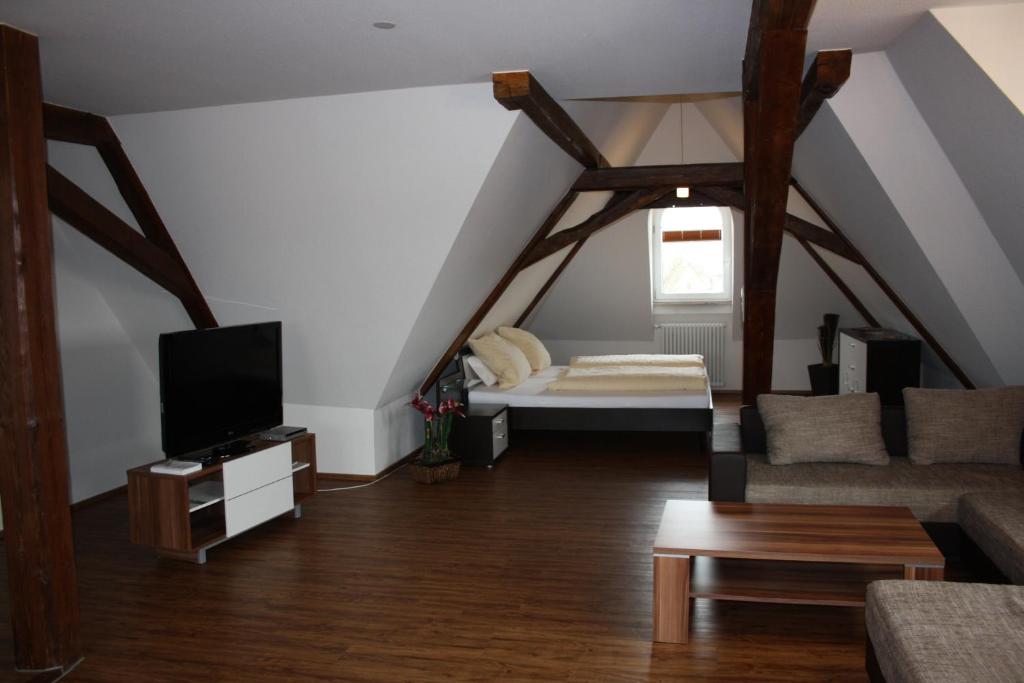 Thai Tawan Rathausplatz 1, 79365 Rheinhausen