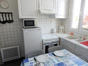 Villa des Bains de Mer avec balcon et vue, terrasse 300 m plage, 2 chambres, 3 velos fournis à Mers les Bains Le Treport
