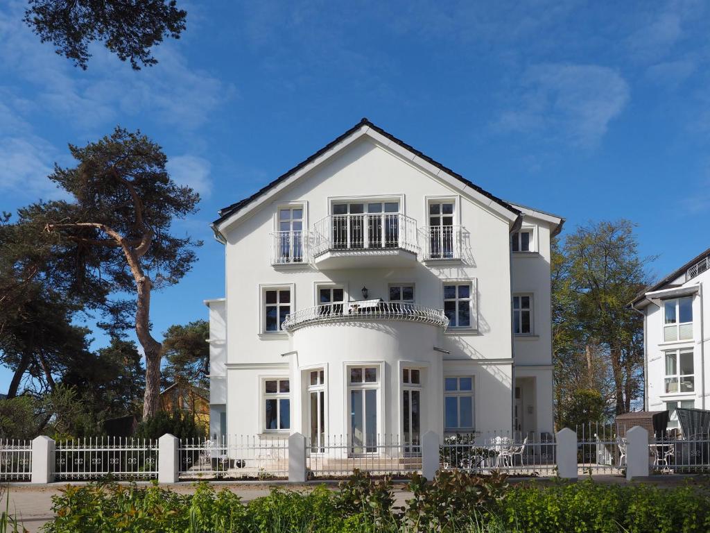 Villa Desny Strandpromenade 4, 17429 Bansin