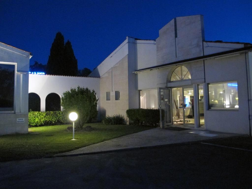 VILLA VOLTAIRE 92140 Clamart