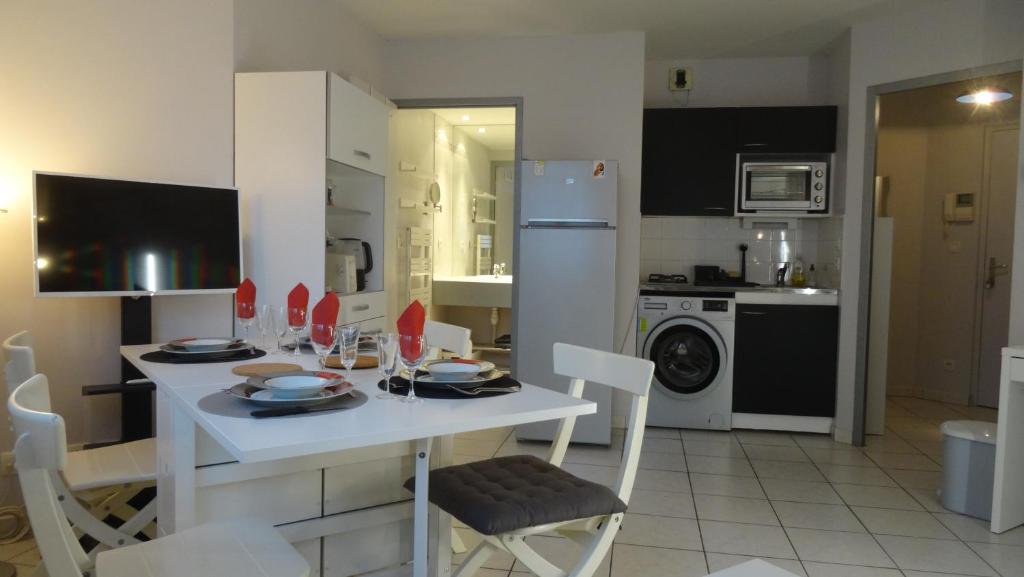 Appartement Appart T2 standing tout confort au calme - parking en option 7 Rue Camille Desmoulins, 69007 Lyon