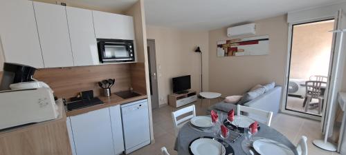 Appartement Appart T2 standing tout confort avec balcon - parking en option 4ème étage 6 Rue Camille Desmoulins Lyon